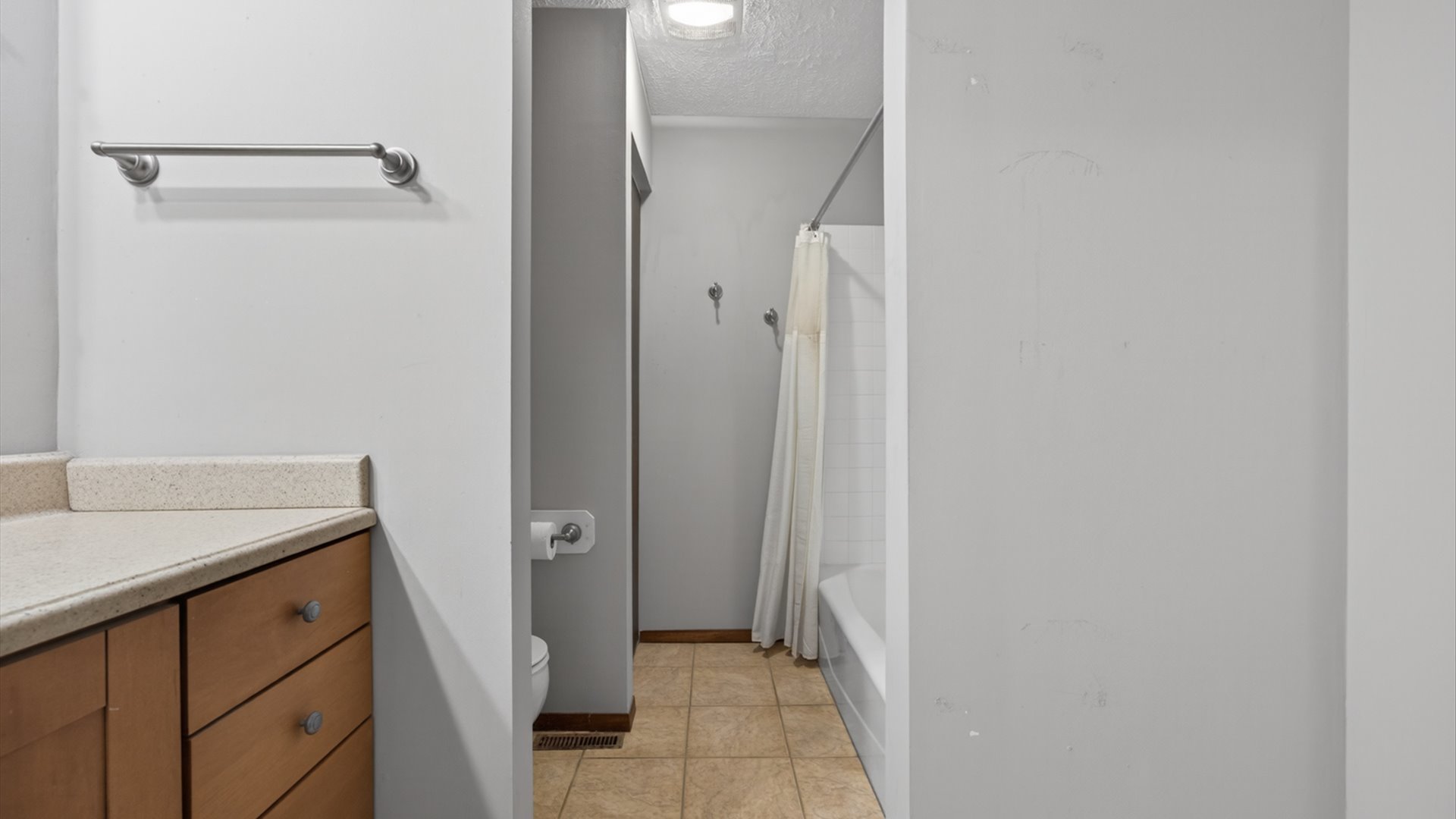 1108 E Jefferson Street #7, Bloomington, IL 61701