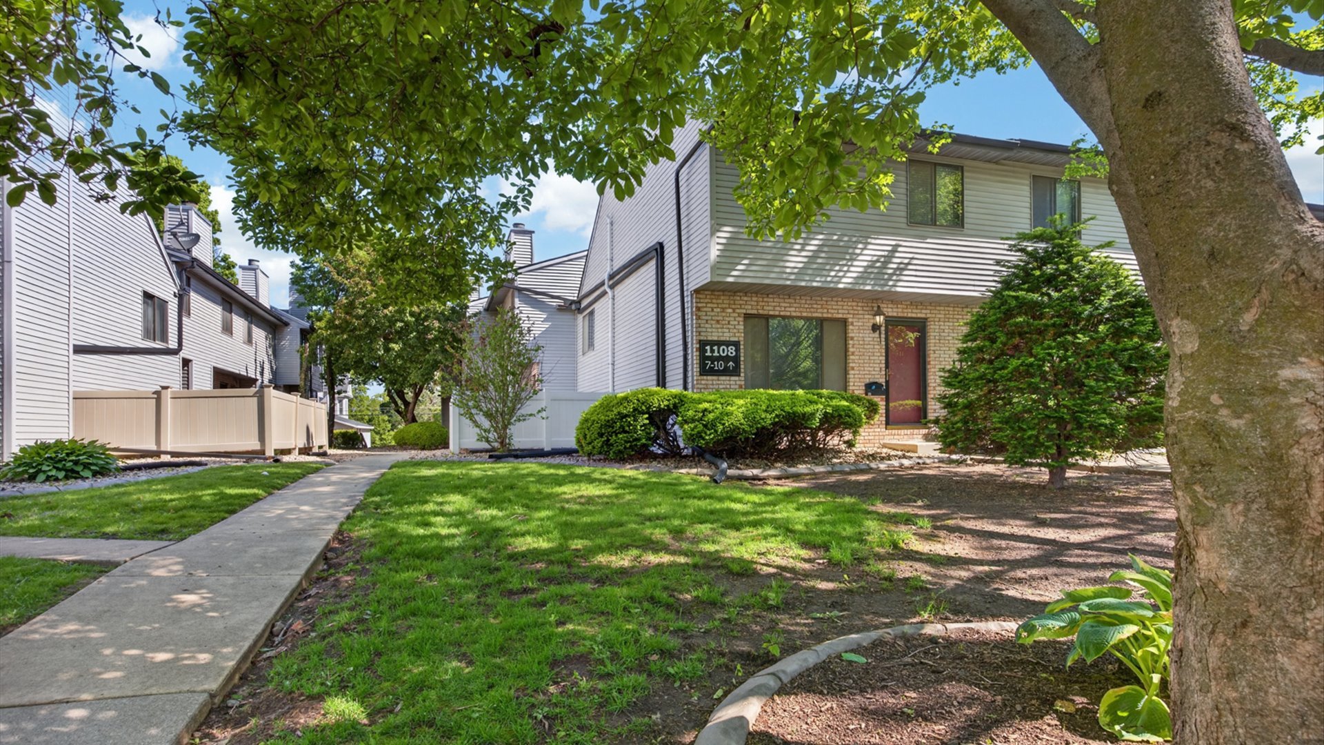 1108 E Jefferson Street #7, Bloomington, IL 61701