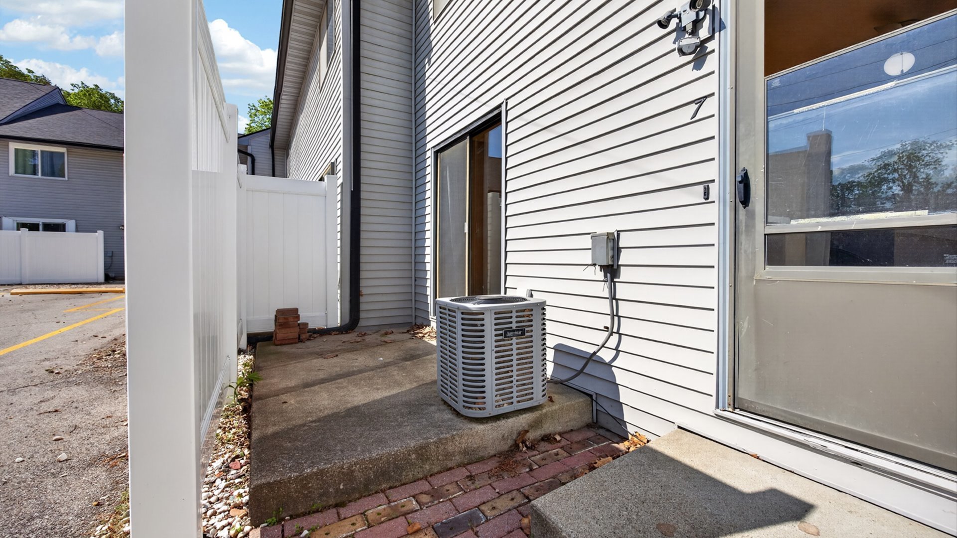 1108 E Jefferson Street #7, Bloomington, IL 61701