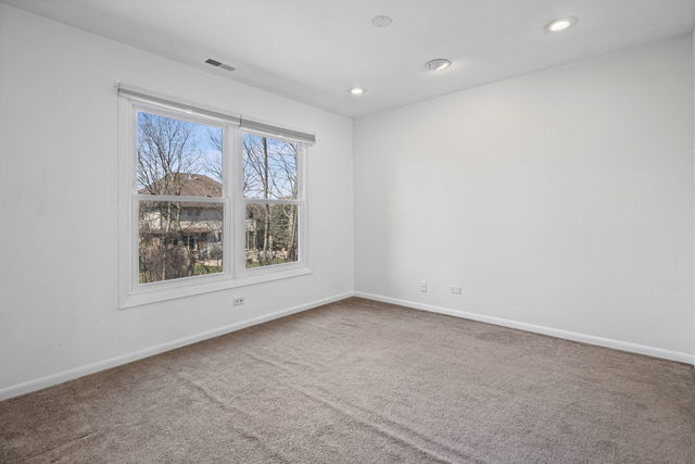 1100 Hidden Lake Drive, Buffalo Grove, IL 60089