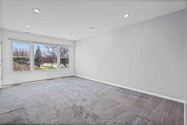 1100 Hidden Lake Drive, Buffalo Grove, IL 60089