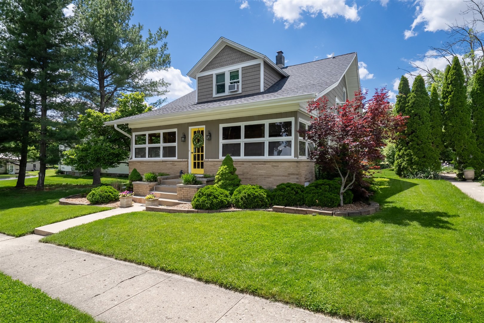 405 N Franklin Street, Roanoke, IL 61561
