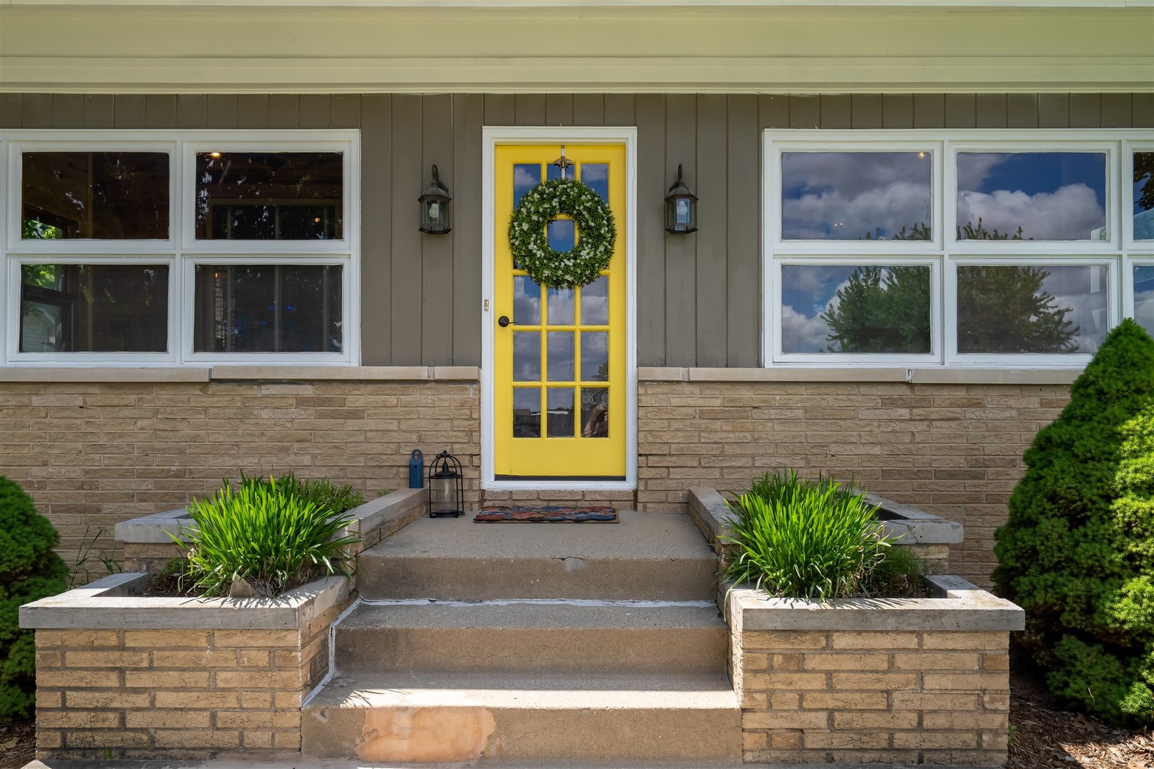405 N Franklin Street, Roanoke, IL 61561