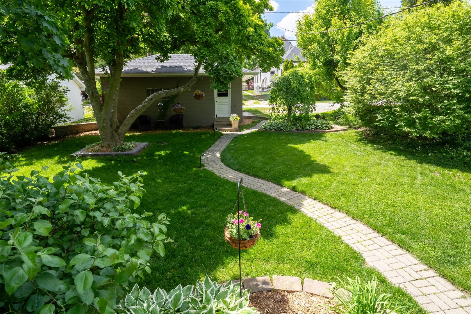 405 N Franklin Street, Roanoke, IL 61561