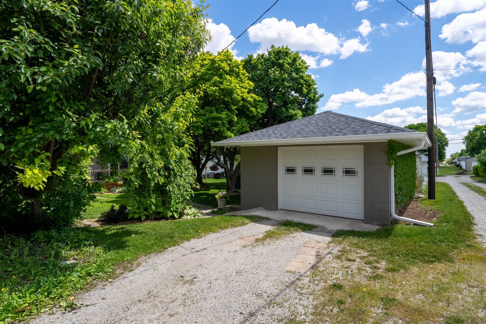 405 N Franklin Street, Roanoke, IL 61561