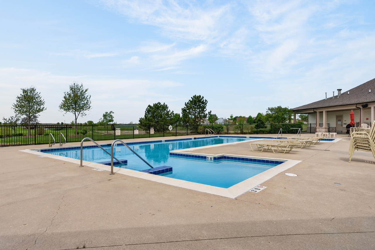 1021 Crestview Lane, Pingree Grove, IL 60140