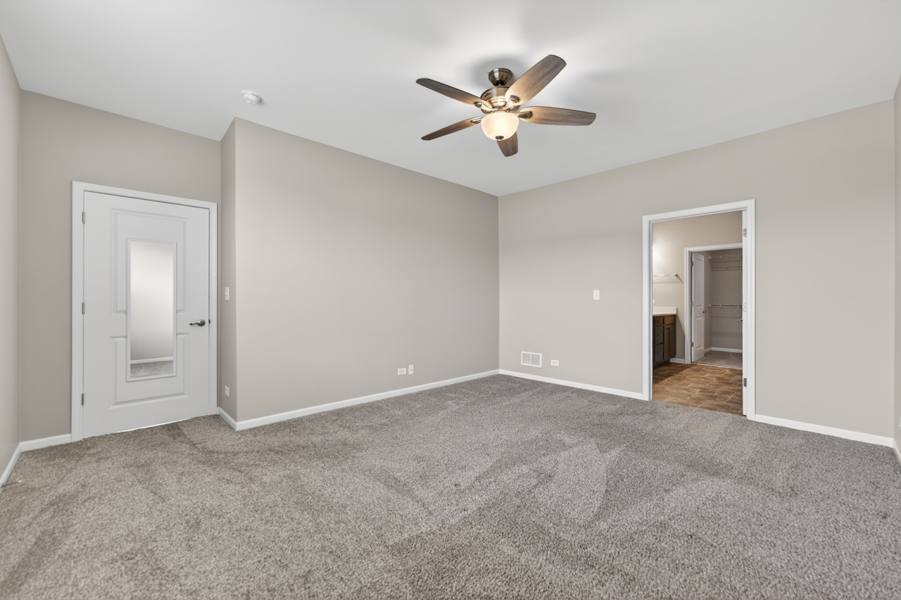 1021 Crestview Lane, Pingree Grove, IL 60140
