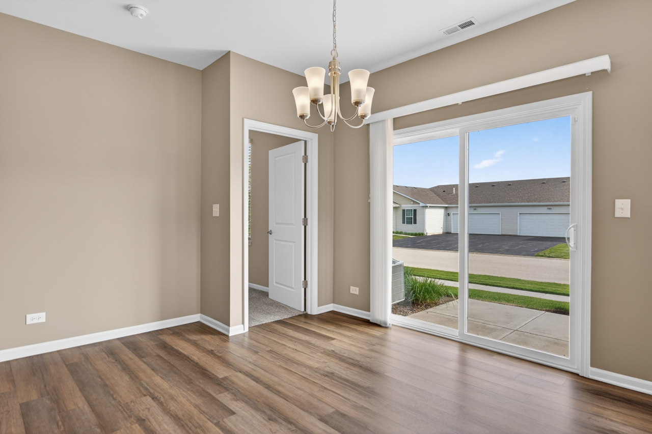 1021 Crestview Lane, Pingree Grove, IL 60140