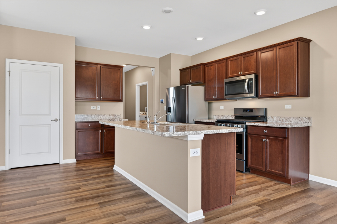 1021 Crestview Lane, Pingree Grove, IL 60140