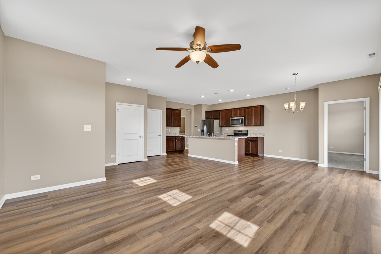 1021 Crestview Lane, Pingree Grove, IL 60140