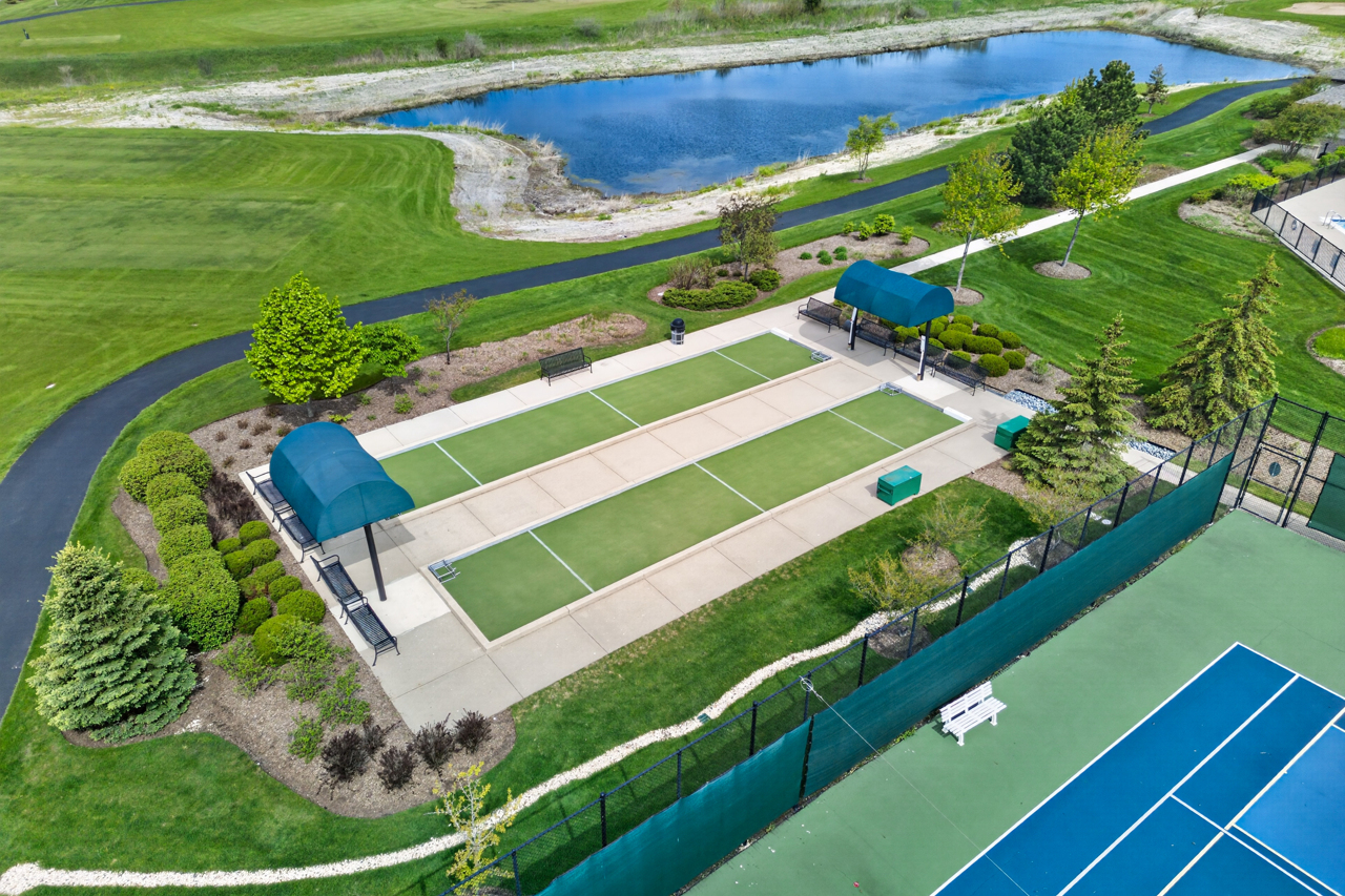 1021 Crestview Lane, Pingree Grove, IL 60140