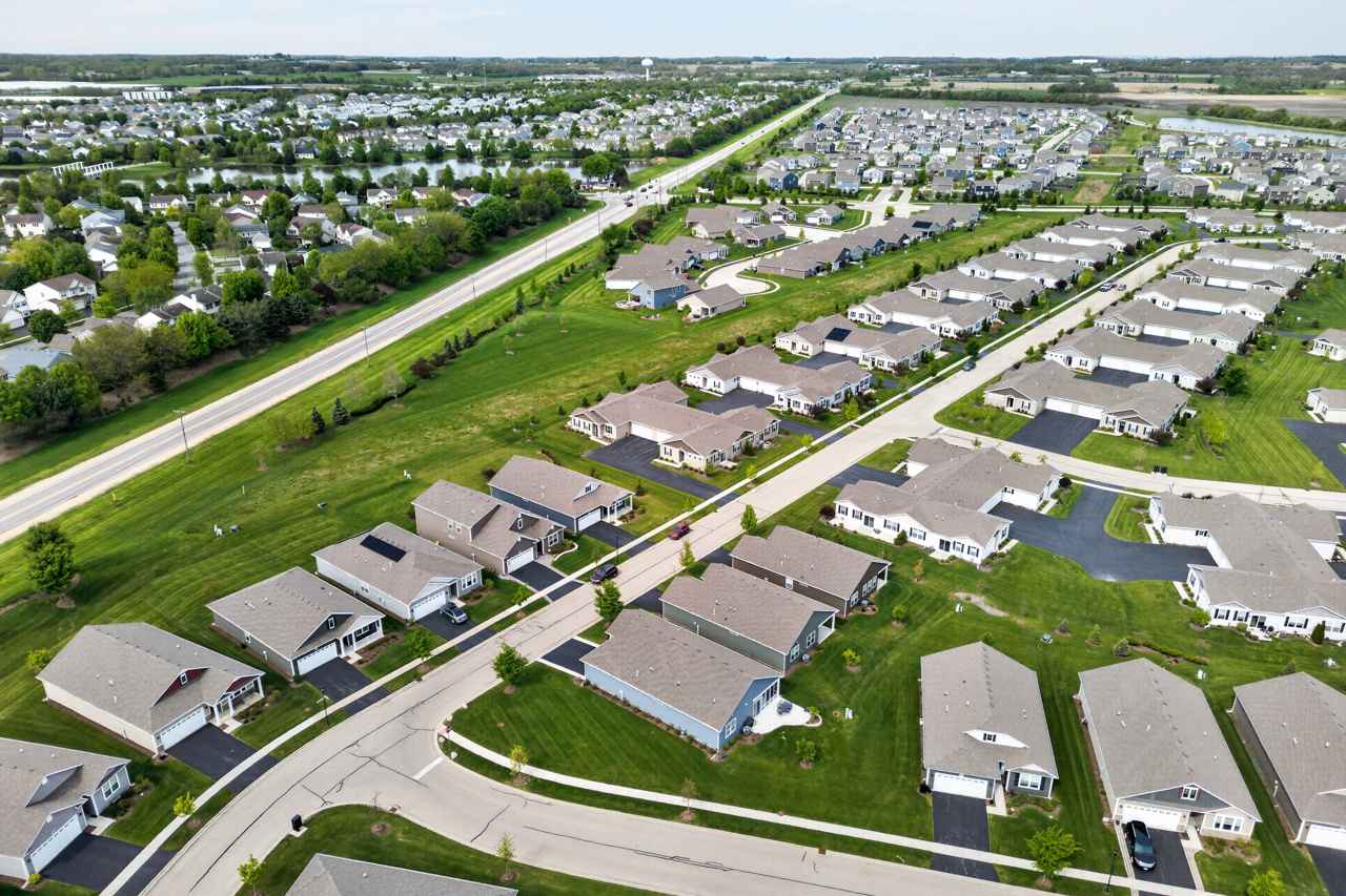1021 Crestview Lane, Pingree Grove, IL 60140