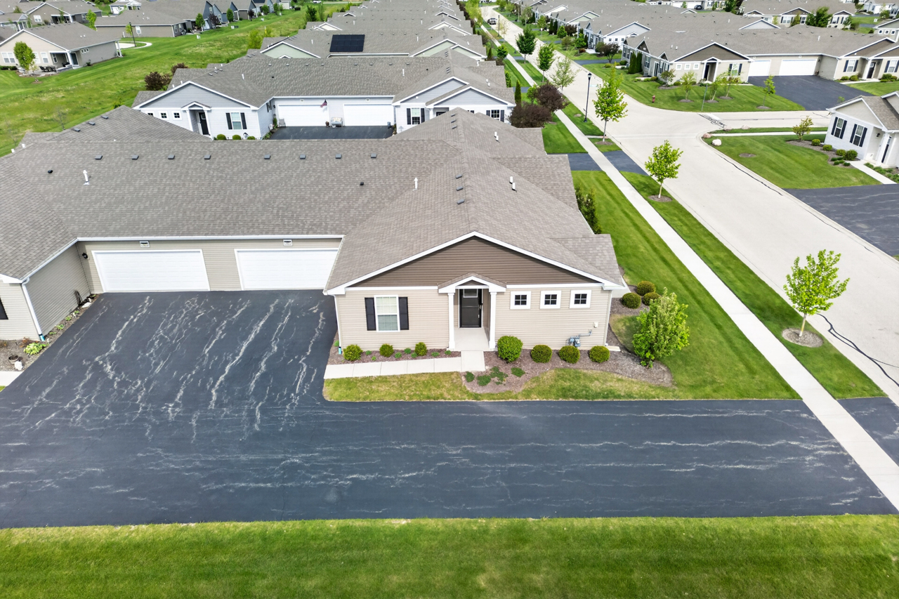 1021 Crestview Lane, Pingree Grove, IL 60140