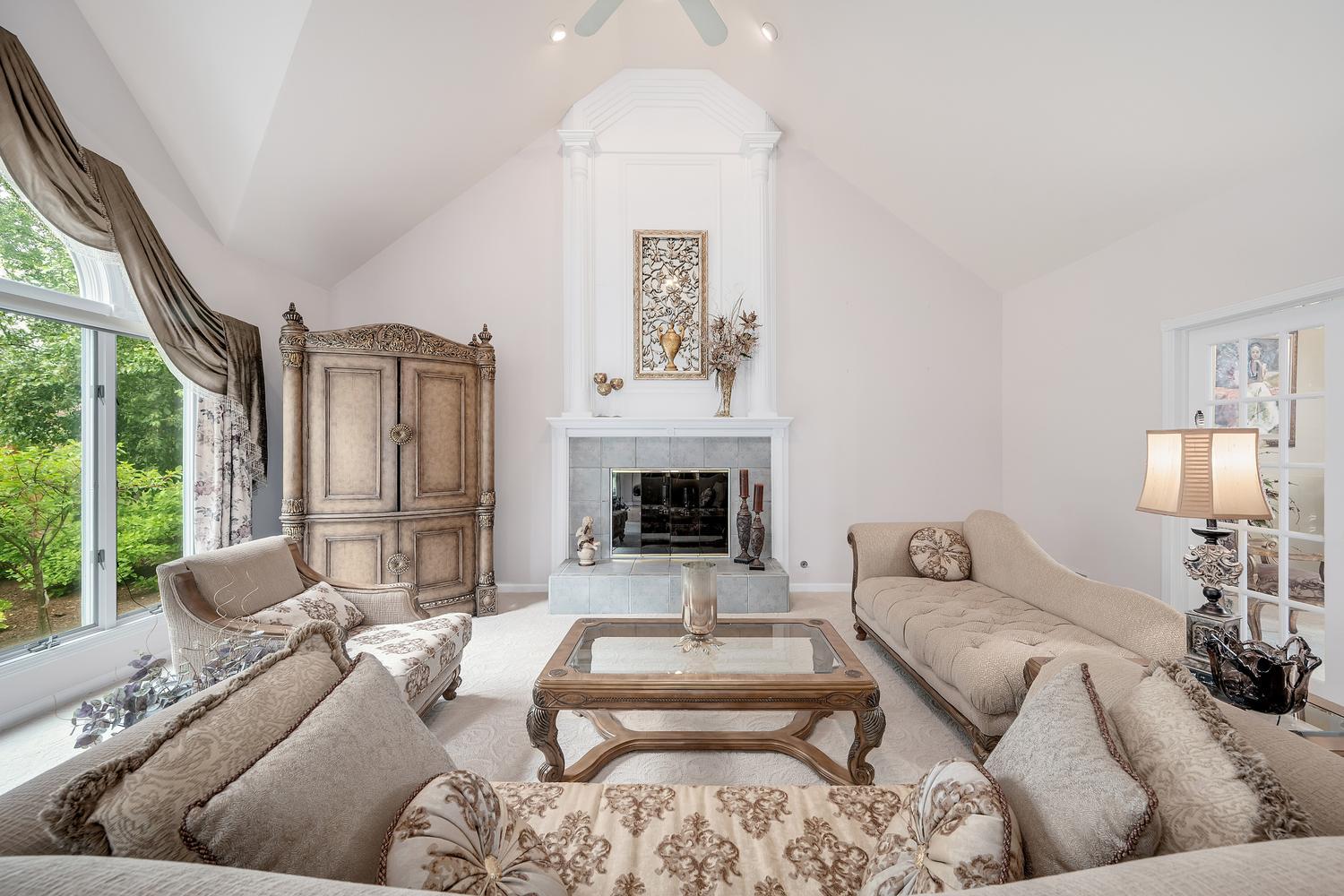 6714 Sweetbriar Lane, Darien, IL 60561
