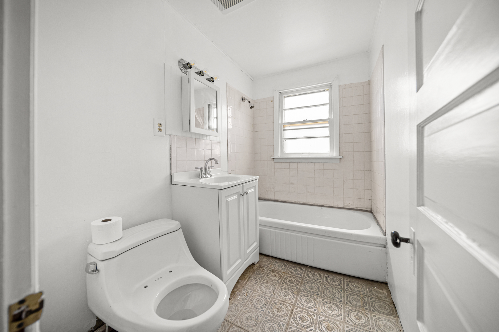 10441 S Avenue H Avenue, Chicago, IL 60617