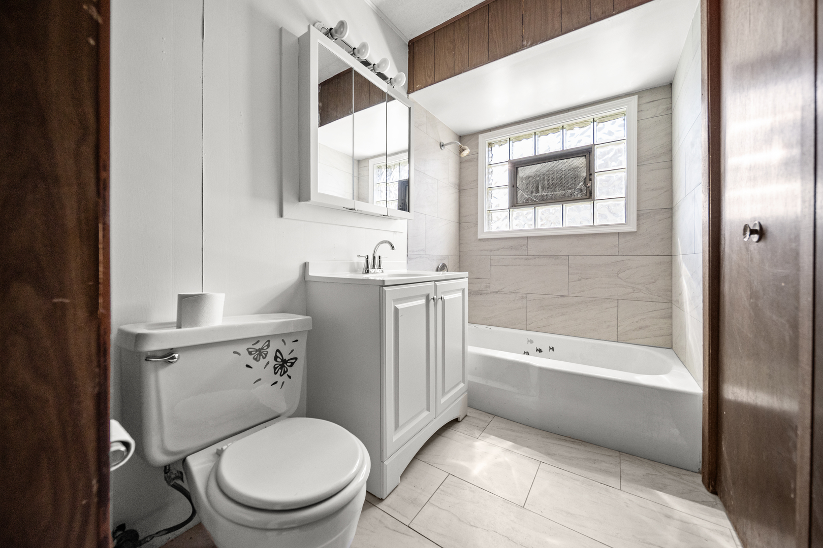 10441 S Avenue H Avenue, Chicago, IL 60617