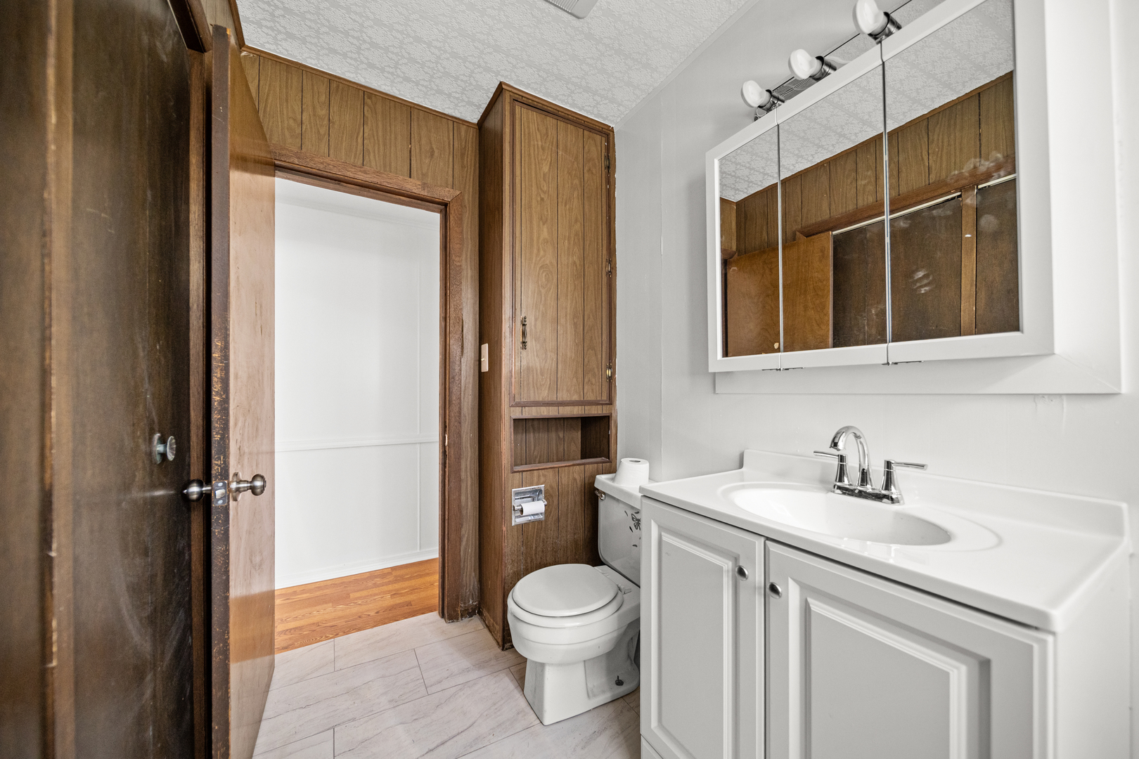 10441 S Avenue H Avenue, Chicago, IL 60617
