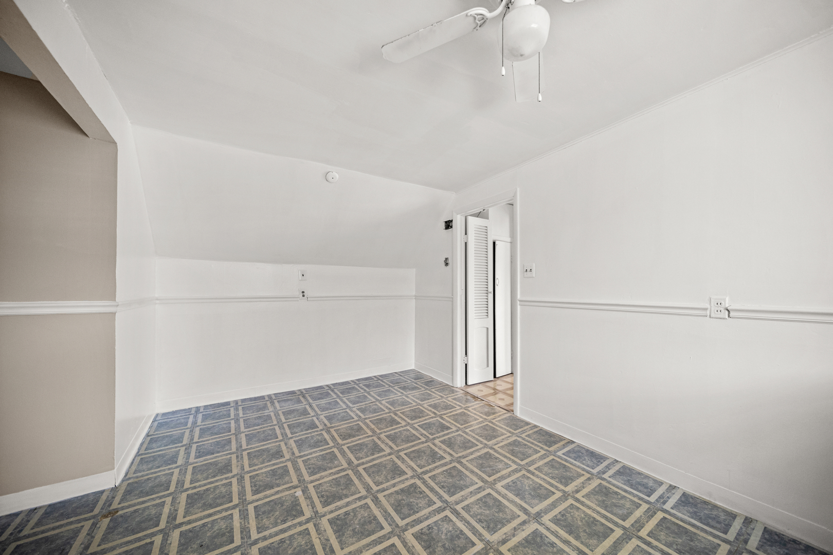 10441 S Avenue H Avenue, Chicago, IL 60617