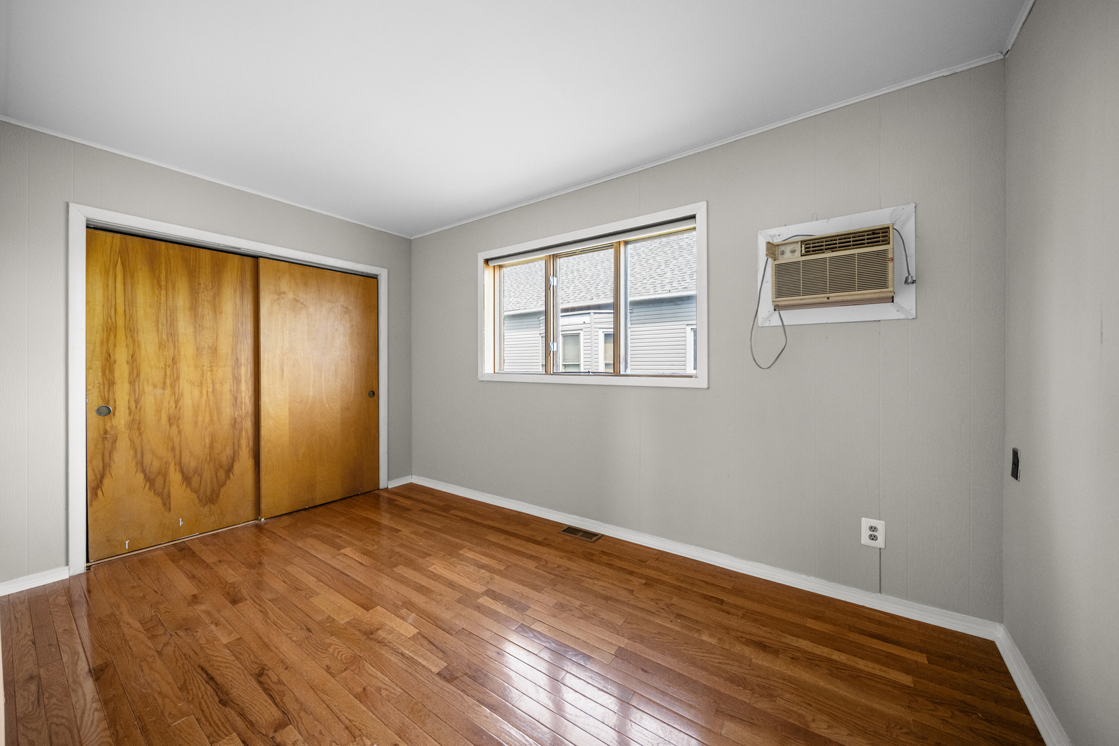 10441 S Avenue H Avenue, Chicago, IL 60617