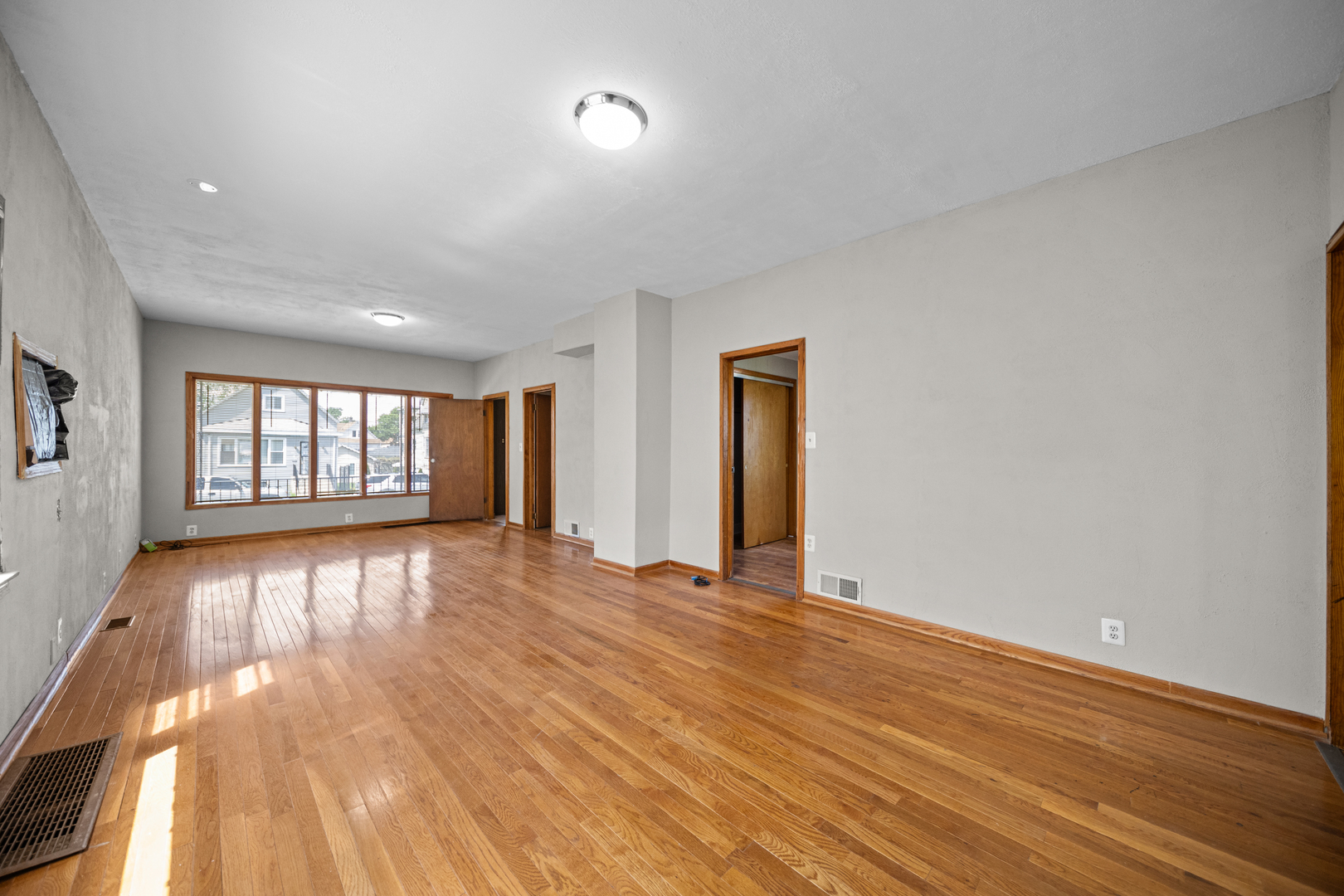 10441 S Avenue H Avenue, Chicago, IL 60617