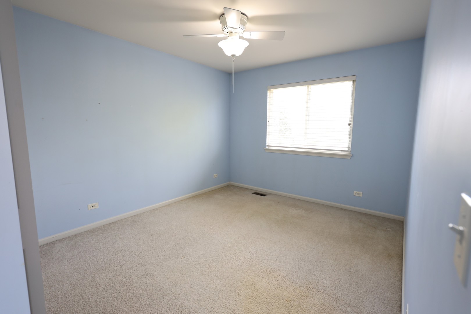 34156 N RED TOP Lane, Round Lake, IL 60073