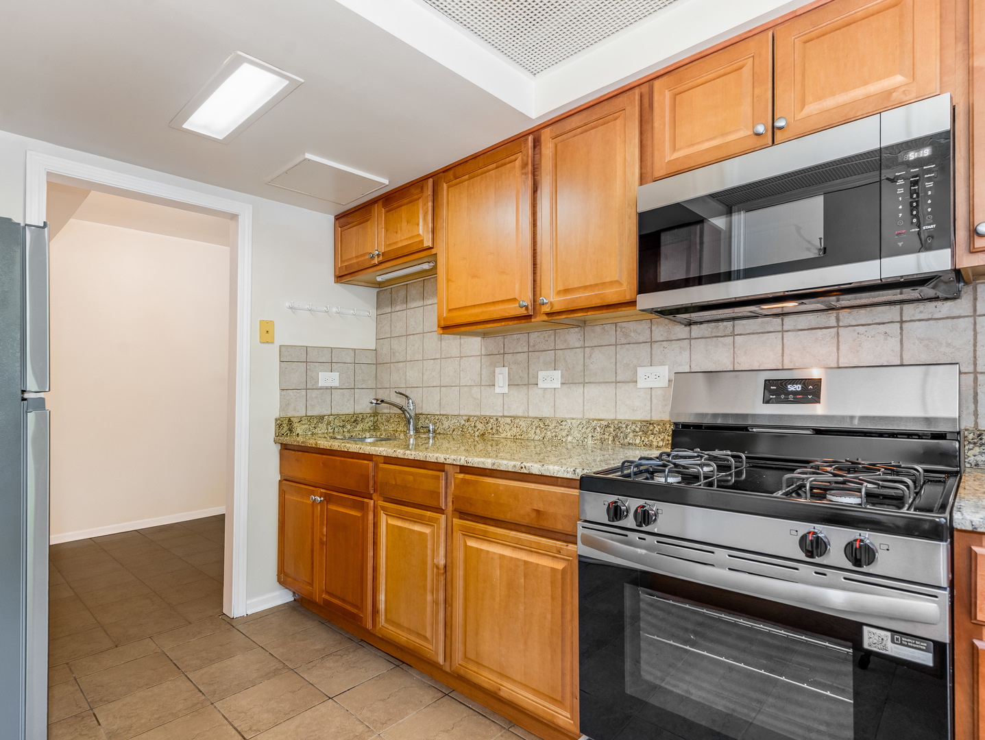 112 Lincoln Avenue #G, Riverside, IL 60546