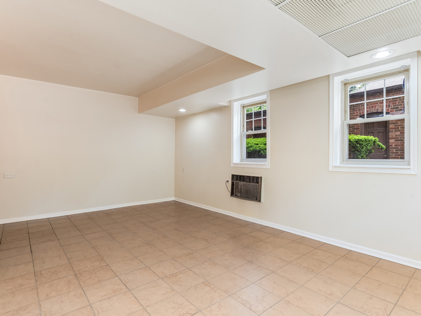 112 Lincoln Avenue #G, Riverside, IL 60546