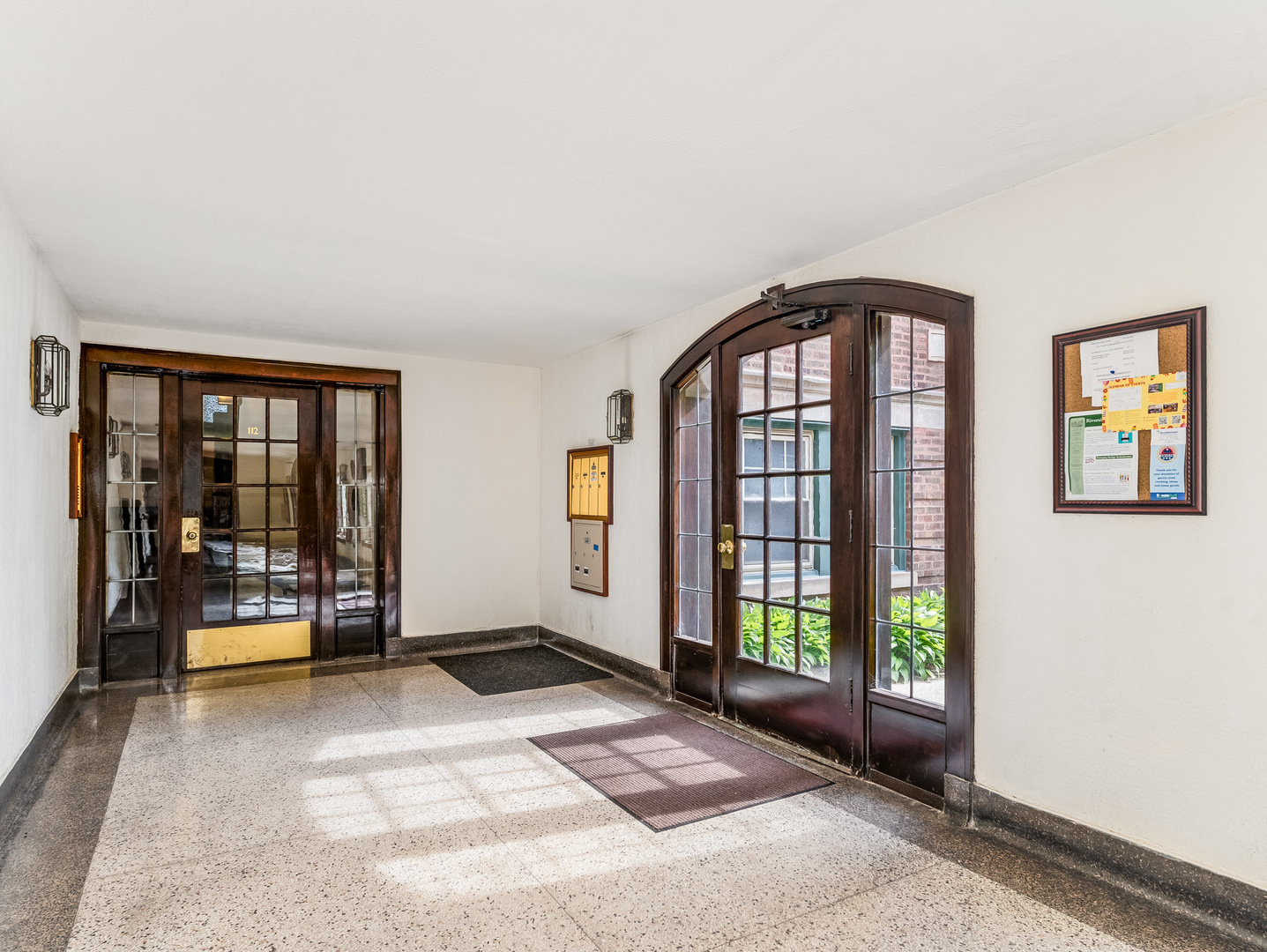 112 Lincoln Avenue #G, Riverside, IL 60546