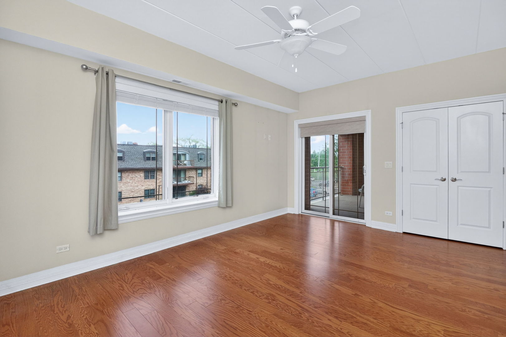 417 N Cass Avenue #3A, Westmont, IL 60559