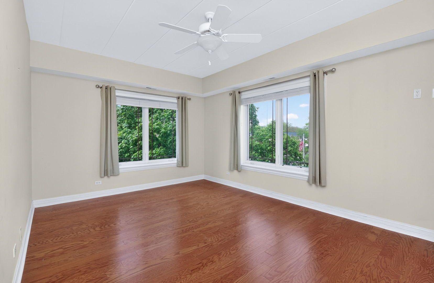 417 N Cass Avenue #3A, Westmont, IL 60559