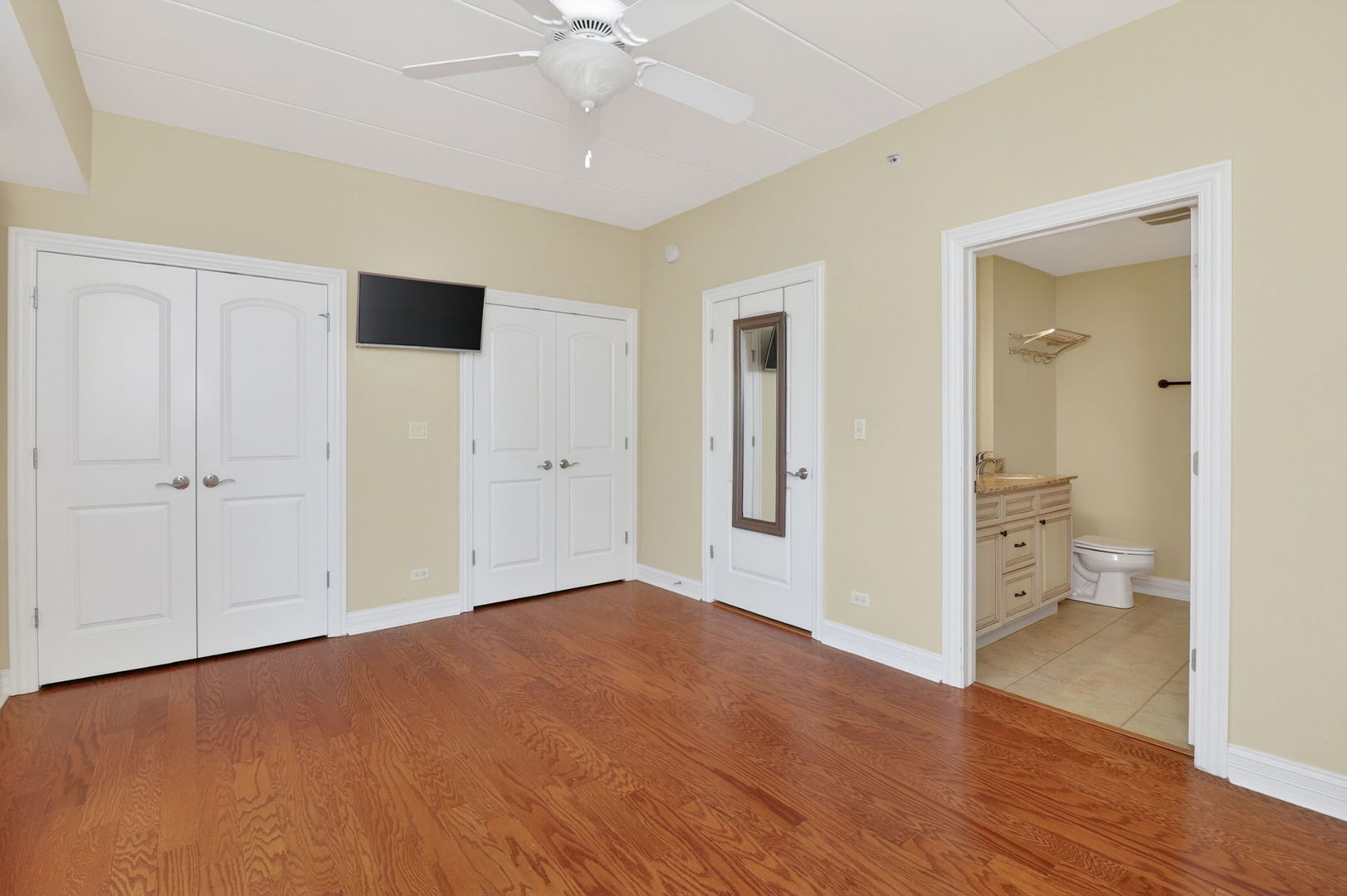 417 N Cass Avenue #3A, Westmont, IL 60559