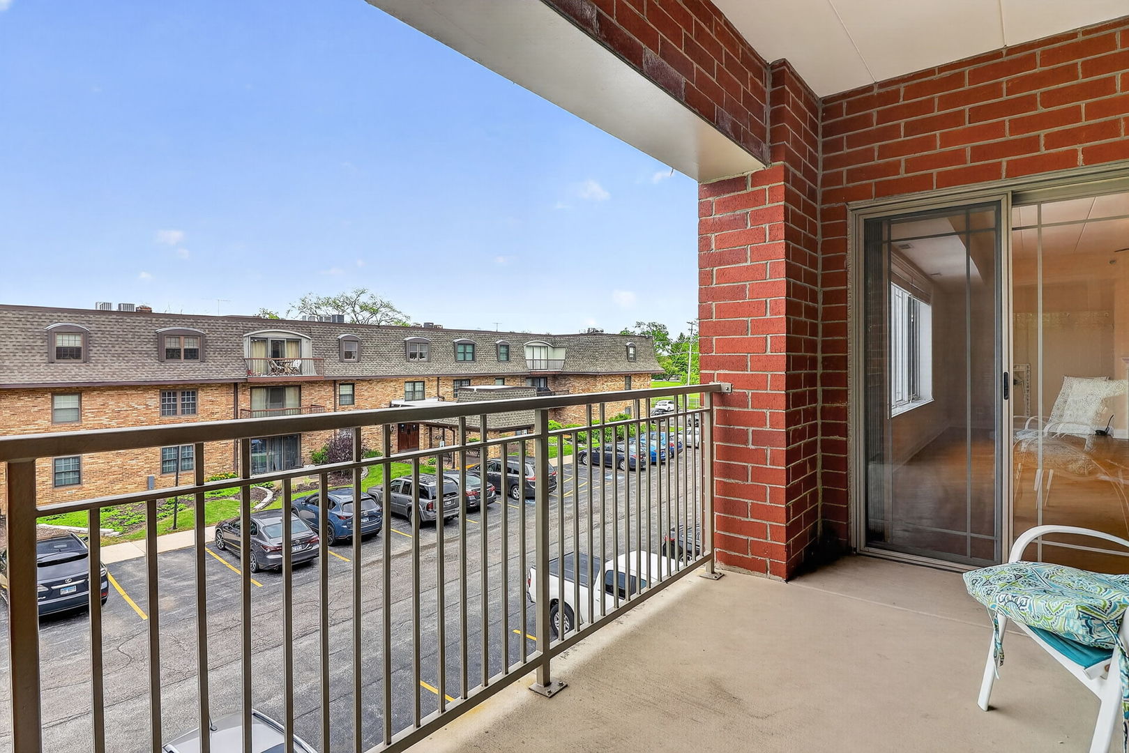 417 N Cass Avenue #3A, Westmont, IL 60559