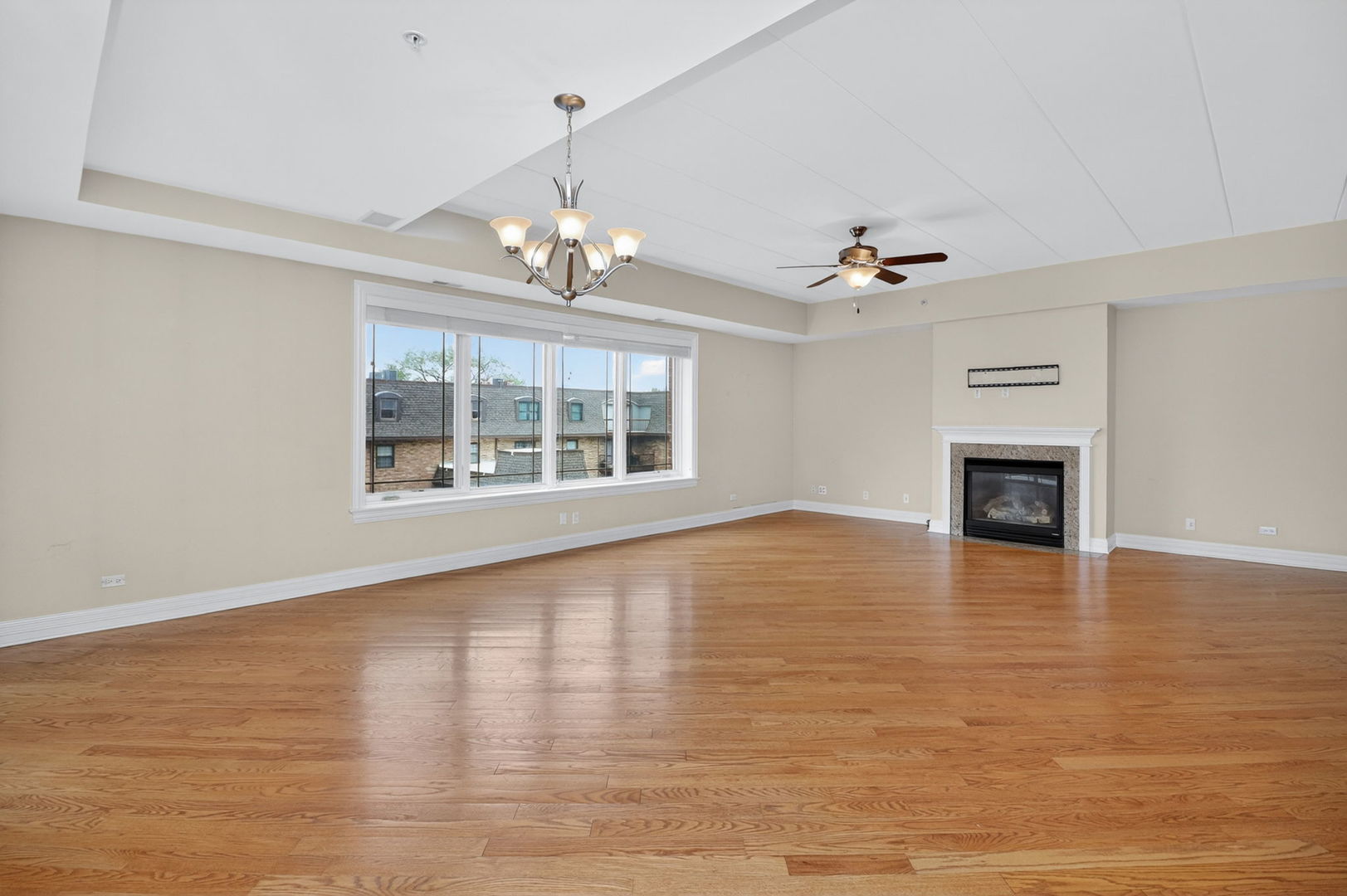 417 N Cass Avenue #3A, Westmont, IL 60559