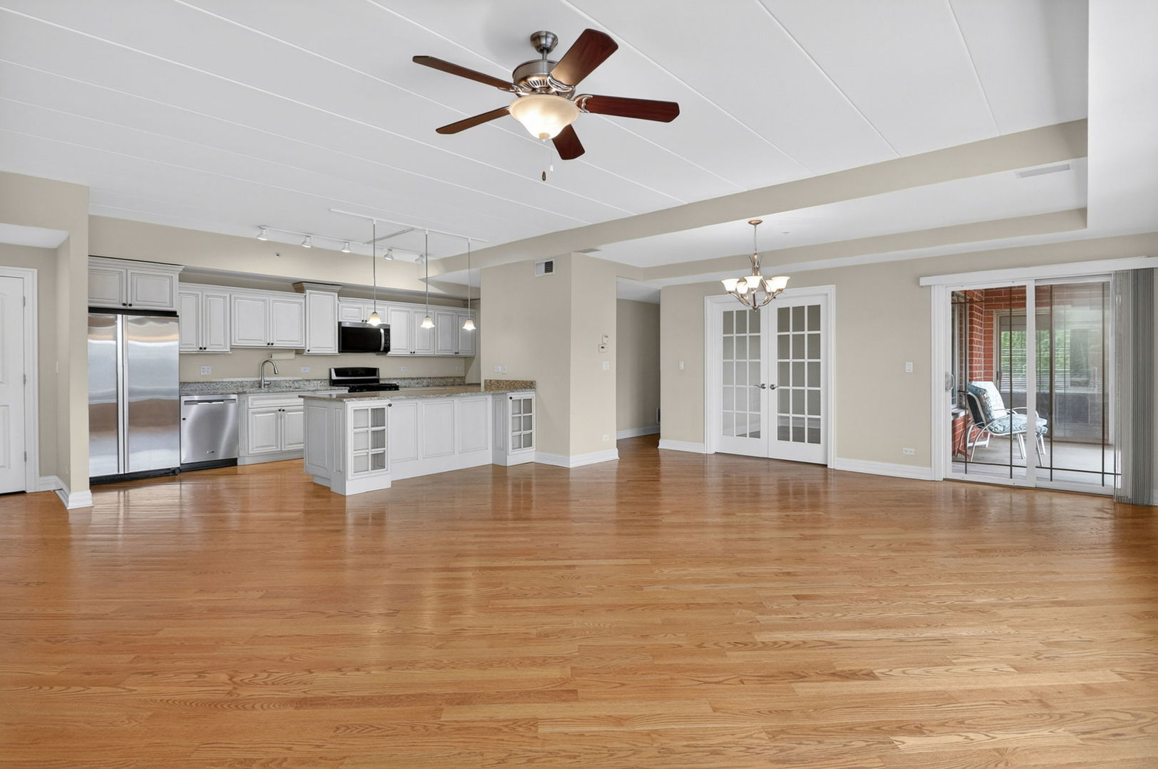 417 N Cass Avenue #3A, Westmont, IL 60559