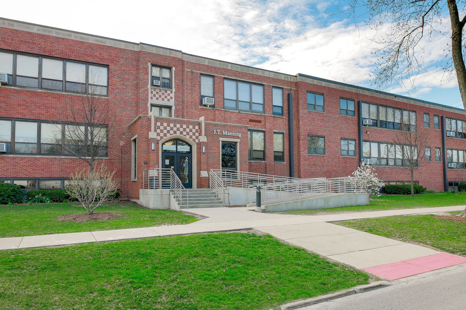 417 N Cass Avenue #3A, Westmont, IL 60559