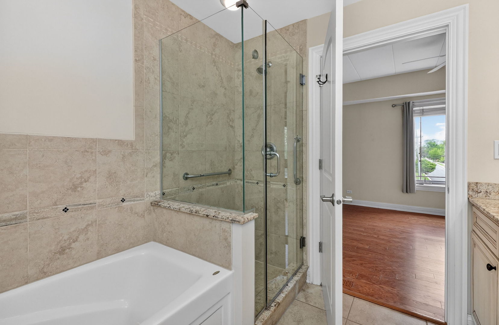 417 N Cass Avenue #3A, Westmont, IL 60559