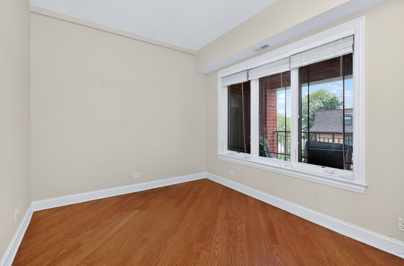 417 N Cass Avenue #3A, Westmont, IL 60559