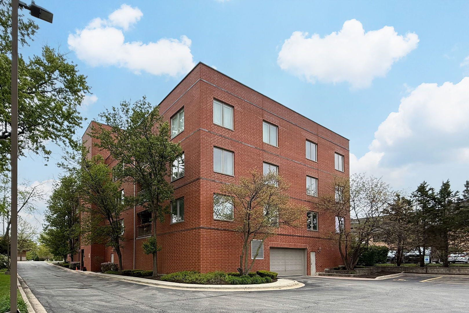 417 N Cass Avenue #3A, Westmont, IL 60559