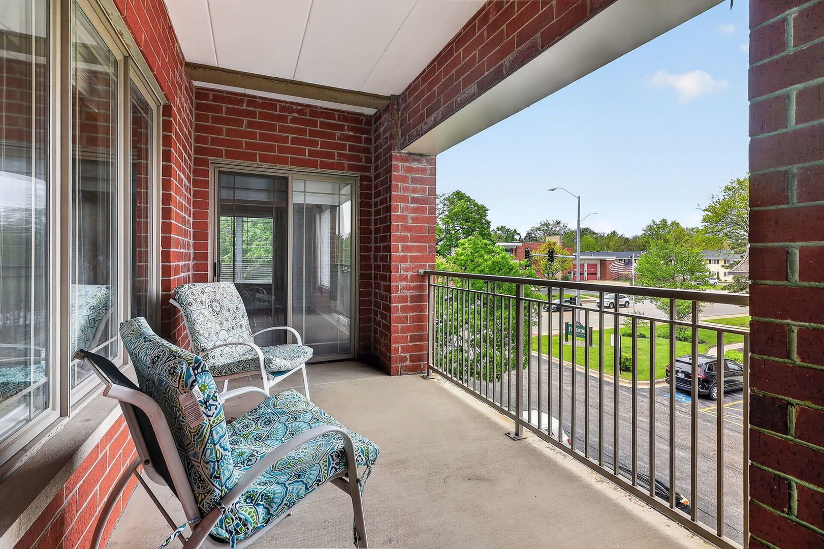 417 N Cass Avenue #3A, Westmont, IL 60559