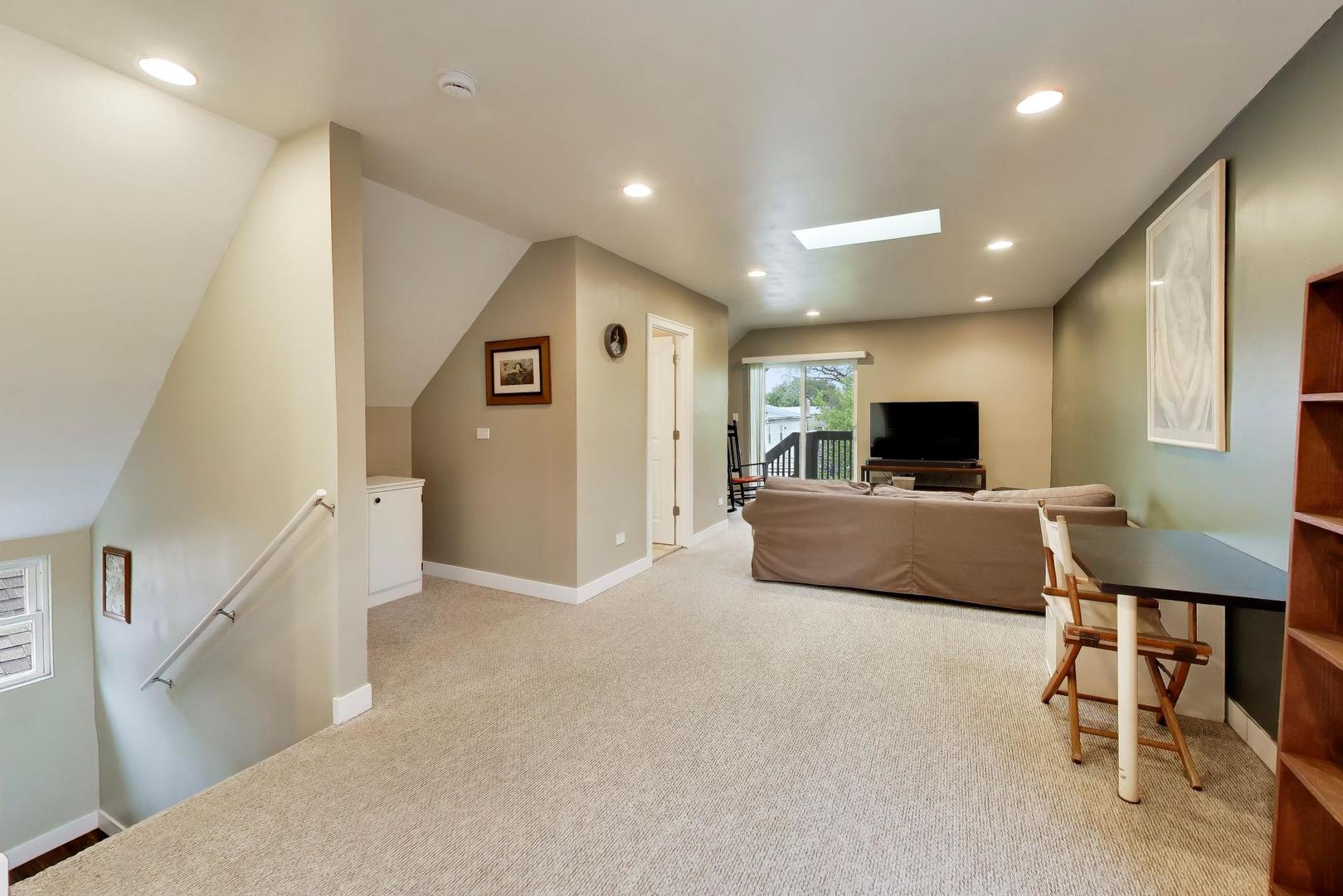 3526 W McLean Avenue, Chicago, IL 60647