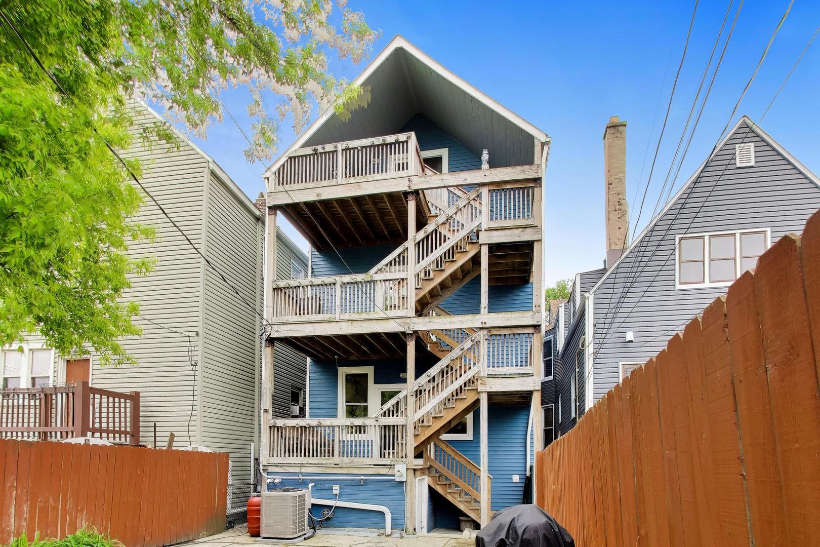 3526 W McLean Avenue, Chicago, IL 60647