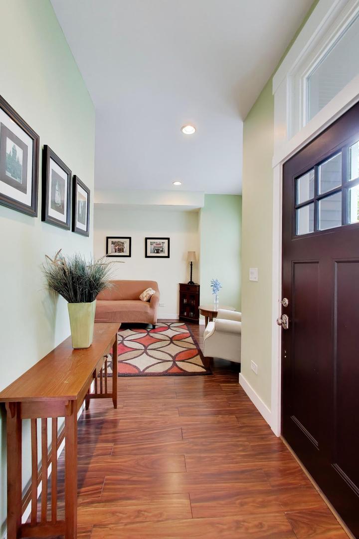 3526 W McLean Avenue, Chicago, IL 60647