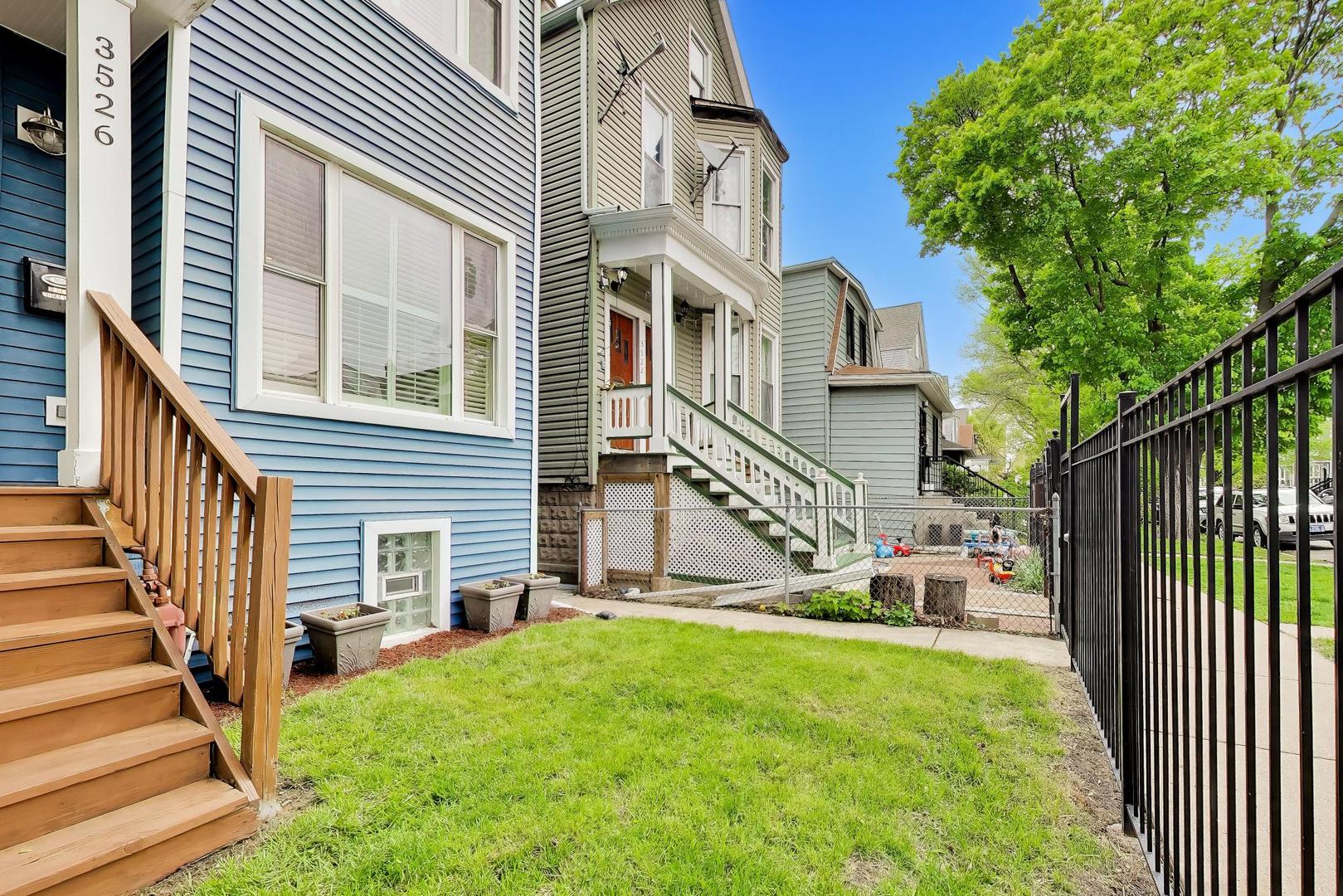 3526 W McLean Avenue, Chicago, IL 60647
