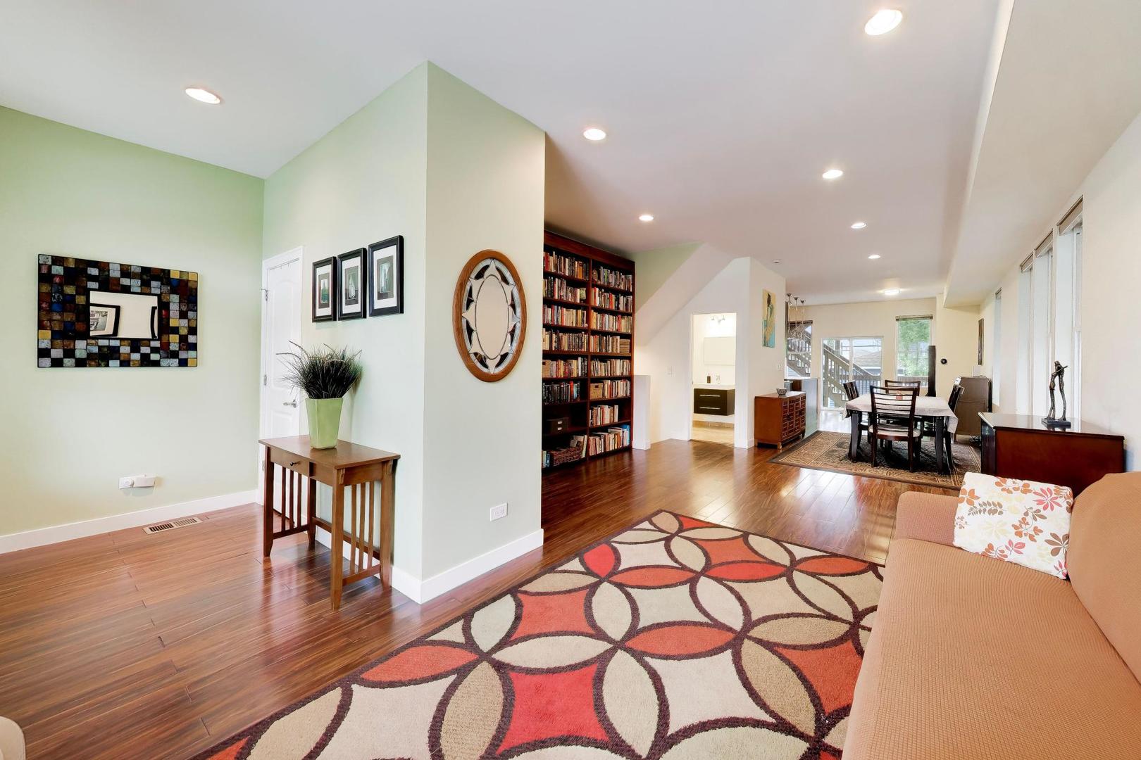 3526 W McLean Avenue, Chicago, IL 60647