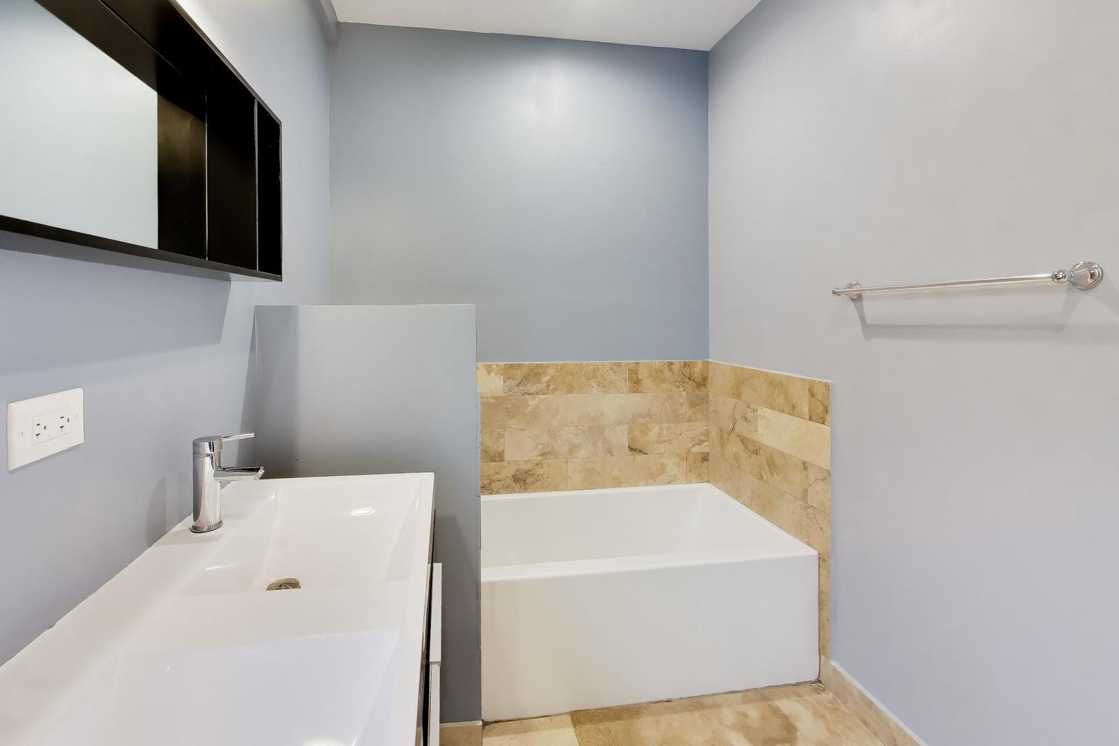 3526 W McLean Avenue, Chicago, IL 60647