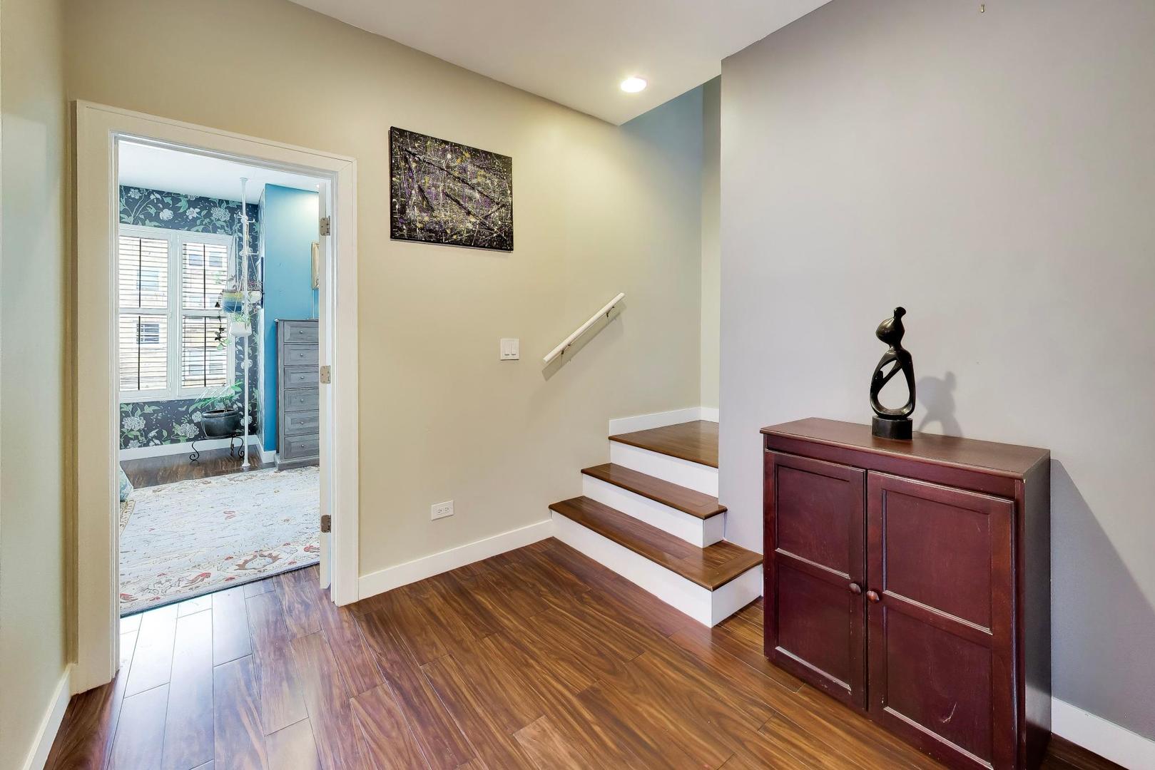 3526 W McLean Avenue, Chicago, IL 60647