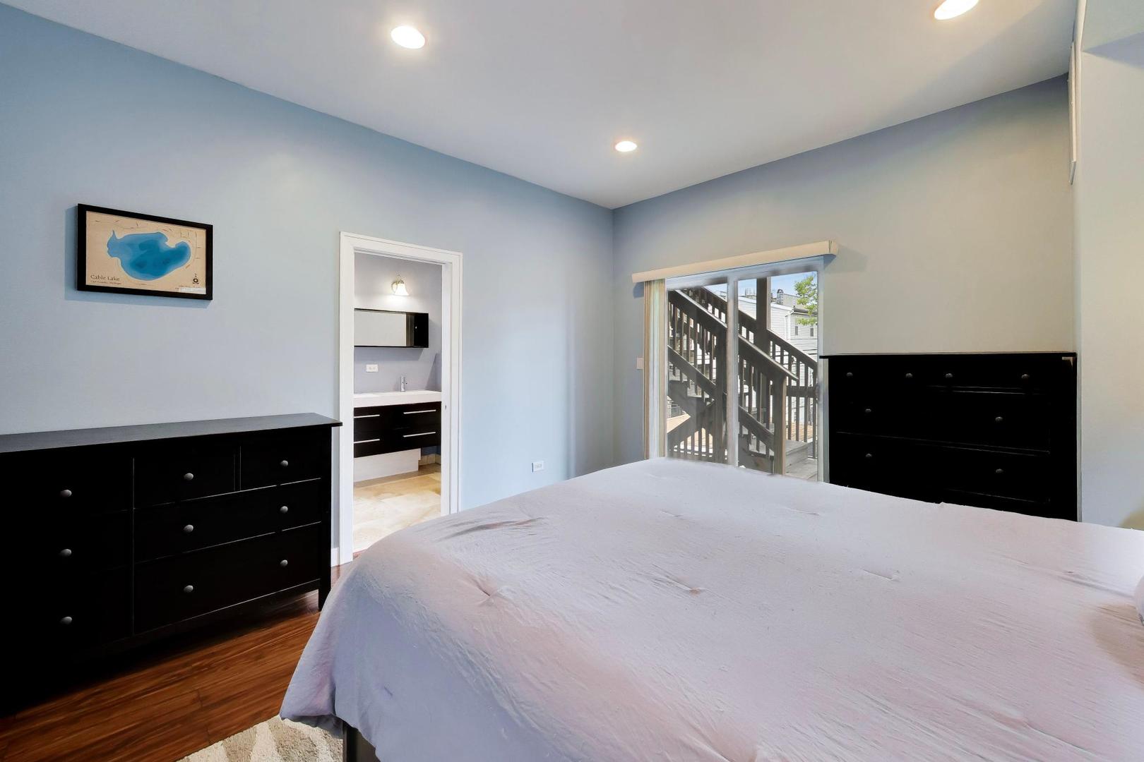 3526 W McLean Avenue, Chicago, IL 60647