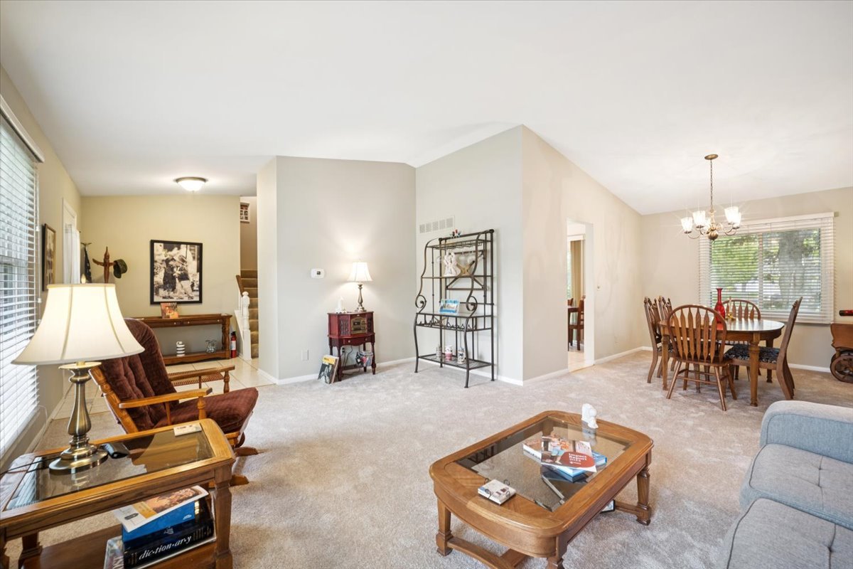 51 Chelsea Lane, Cary, IL 60013