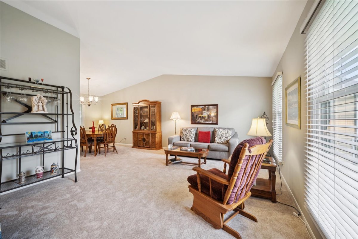 51 Chelsea Lane, Cary, IL 60013