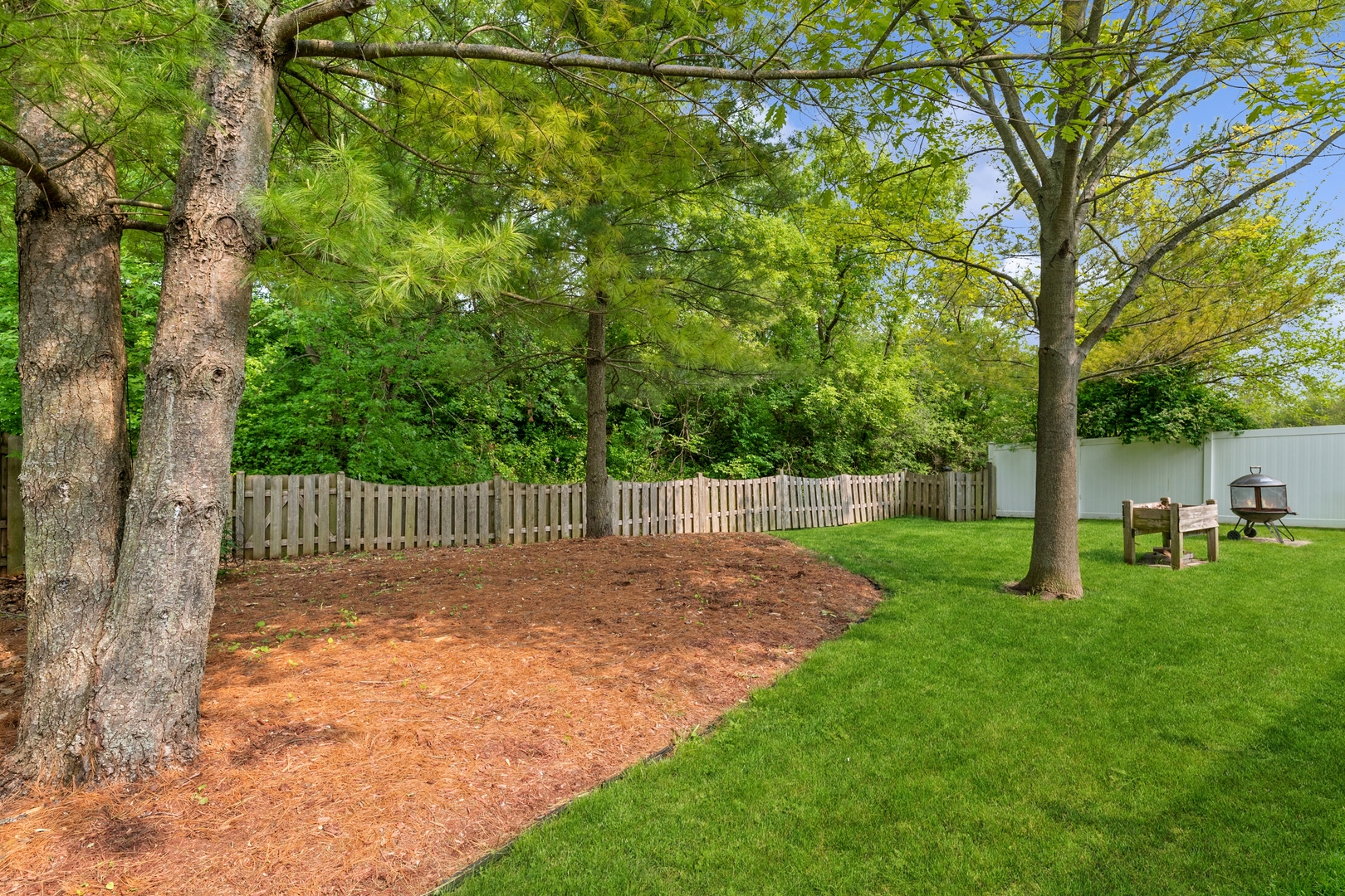 591 Roosevelt Court, Grayslake, IL 60030